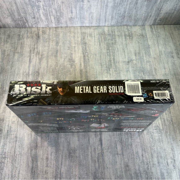 Metal Gear Solid RISK Collector's Edition Strategic Conquest USAopoly New Sealed - Picture 12 of 15